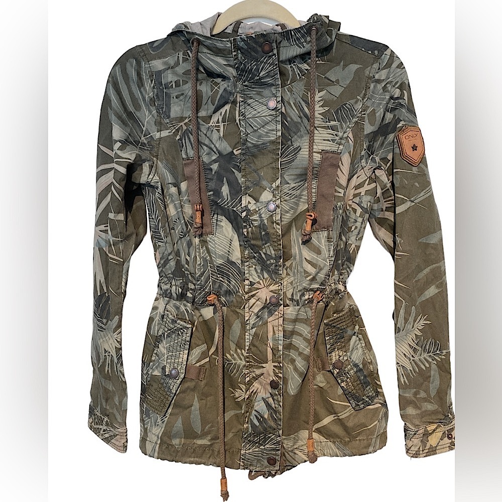 ONLY Green Tropical Hooded Jacket, size XS